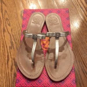Tory Burch sz 8 t-strap sandals